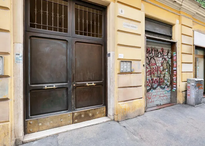 V Termini Apartman *